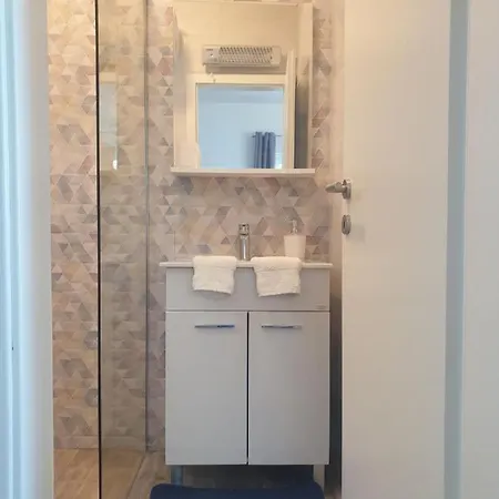 Robinson Lovorka Apartamento Potomje