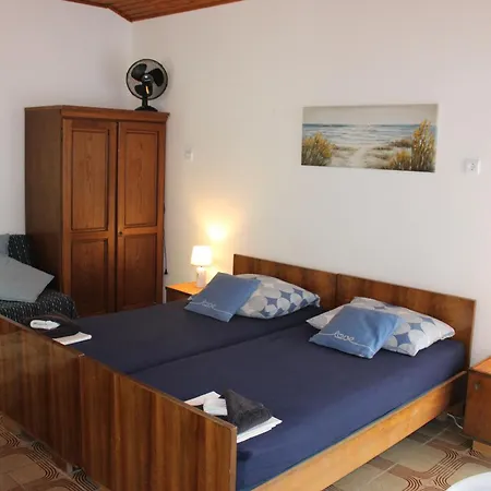 Robinson Lovorka Apartamento Potomje