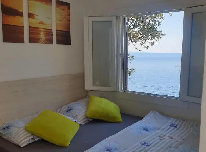 アパート Robinson Lovorka *