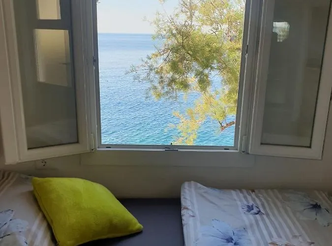 Robinson Lovorka アパート *