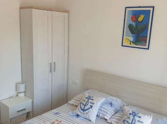 Robinson Lovorka アパート Potomje