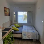 Robinson Lovorka Apartment Potomje
