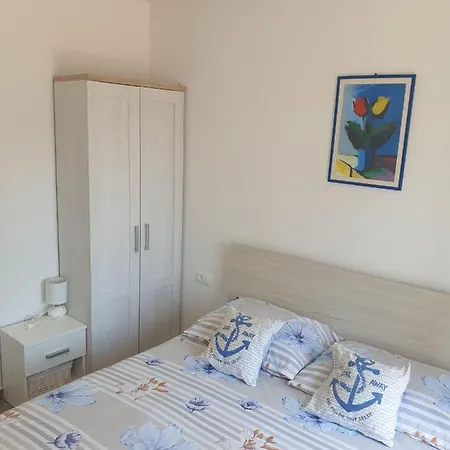 Robinson Lovorka Apartament Potomje