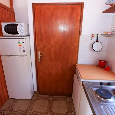 Robinson Lovorka Apartament *