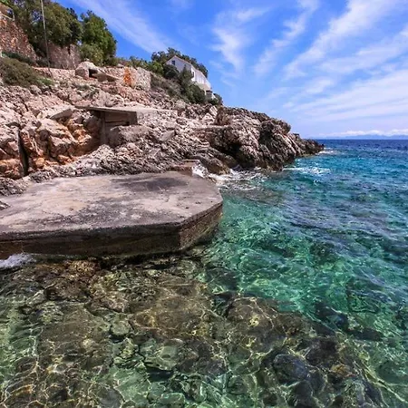 公寓 Robinson Lovorka