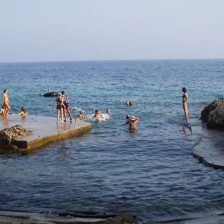 Robinson Lovorka 公寓 Potomje