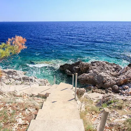 Διαμέρισμα Robinson Lovorka *